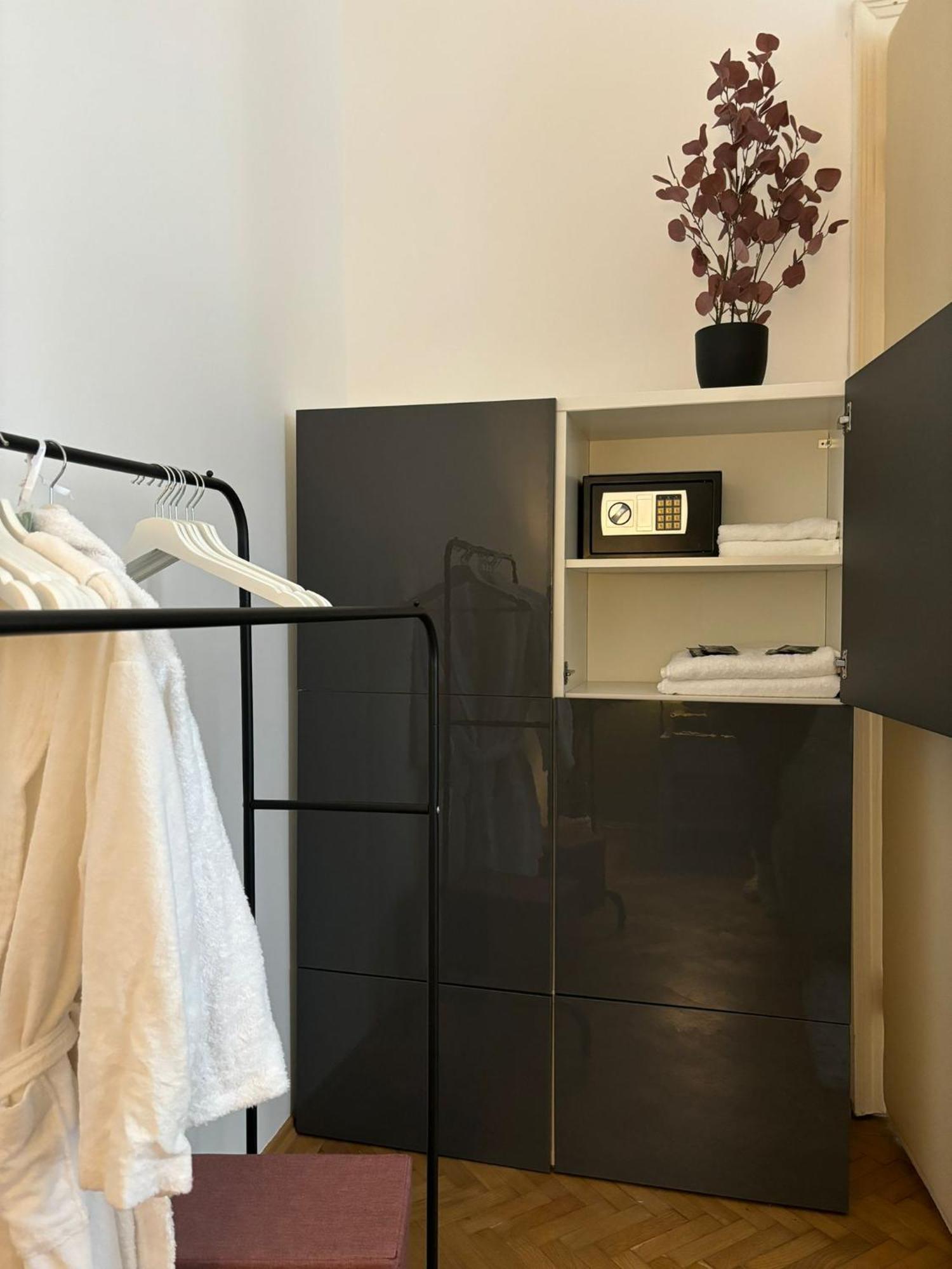 Apartment 5 Min Schoenbrunn Gloriette, Direct To City Center, Free Parking Viena Exterior foto